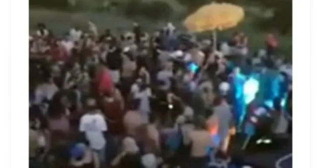 Imagem ilustrativa da notícia Jovens fazem festa clandestina em cemitério e violam túmulos; veja o vídeo