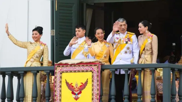 Imagem ilustrativa da notícia Escândalo: rei da Tailândia coroa amante como segunda rainha