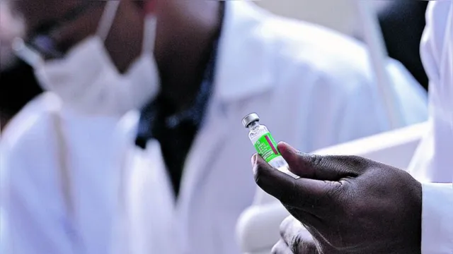Imagem ilustrativa da notícia Fiocruz entregará 15 milhões de doses de vacinas em março
