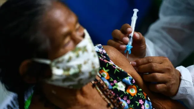 Imagem ilustrativa da notícia Ministério da Saúde estuda antecipar vacinação no Amazonas para conter Covid-19