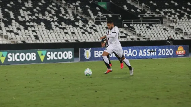 Imagem ilustrativa da notícia  Leandro Carvalho se despede do Ceará e está com um pé em outro time da Série A