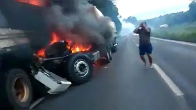 Imagem ilustrativa da notícia Filho atinge caminhão do pai e implora antes de morrer carbonizado: 'não deixa eu morrer'
