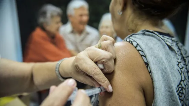Imagem ilustrativa da notícia Santarém começa vacinação de idosos na tarde desta
quarta-feira (3)