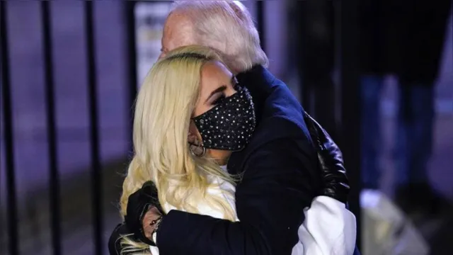 Imagem ilustrativa da notícia Após fazer oposição a Trump, Lady Gaga canta hino na posse de Joe Biden