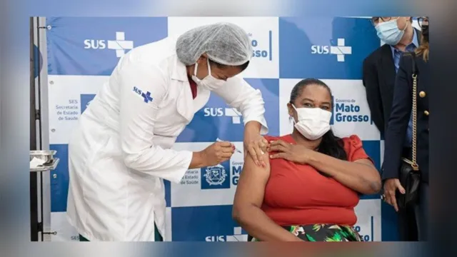Imagem ilustrativa da notícia "Não tive reação, não virei jacaré", diz vacinada contra covid no Mato Grosso