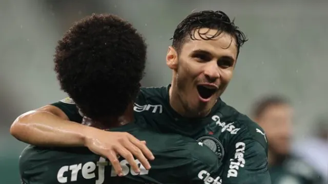 Imagem ilustrativa da notícia Palmeiras goleia Corinthians e acaba com série invicta do rival