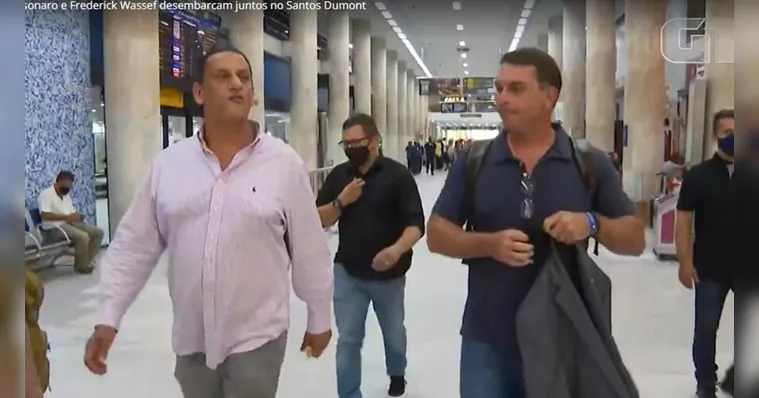 Imagem ilustrativa da notícia Flávio Bolsonaro é flagrado com Wassef a 3 dias do julgamento das rachadinhas