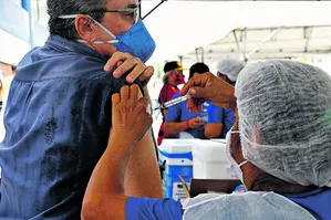 Mesmo com grande movimentação, atendimento é considerado tranquilo nos postos da capital