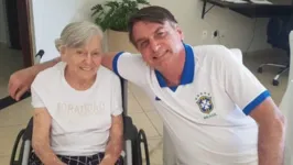 Imagem ilustrativa da notícia Mãe de Bolsonaro recebe a segunda dose da vacina contra a Covid-19