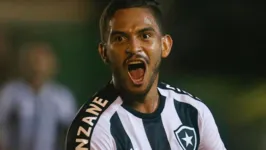 Marco Antônio dá vitória ao Fogão na sua estreia pelo clube.