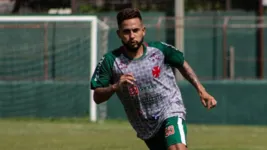 Meia Lukinhas já vem treinando no estádio do Souza