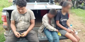 Os três estavam perdidos em uma área de mata fechada, na zona rural da região.