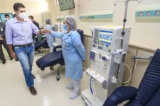 O governador Helder Barbalho entregou 10 máquinas de terapia renal substitutiva
