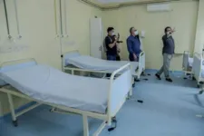 Os novos leitos começaram a funcionar ainda ontem, a partir das 19h, com o encaminhamento dos pacientes, por meio da Central de Regulação.