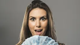 Imagem ilustrativa da notícia Com salário
de R$ 1, Nathalia Arcuri comanda programa na Rede TV!