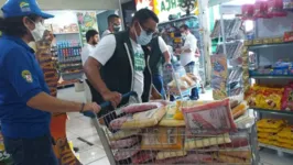 Fiscais da Adepará, MP e da Vigilância Sanitária municipal apreendem polpas de frutas em um dos supermercados de Tomé-Açu