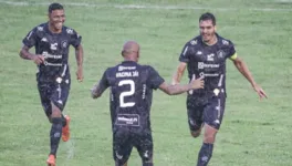 Leão tem 12 gols em 4 jogos