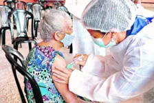 O esquema de vacinação dos idosos continua nos 14 postos de vacinação da capital