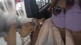 Dona Onete foi vacinada com segunda dose nesta terça-feira (23)