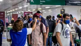 Imagem ilustrativa da notícia Uso de máscaras em aviões e aeroportos fica mais rigoroso