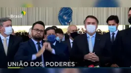Presidente Jair Bolsonaro fez pronunciamento ao lado de ministros, governadores e chefes de poderes, no pior dia da pandemia no Brasil.