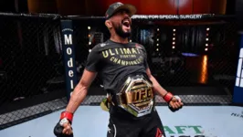 Imagem ilustrativa da notícia Paraense Deiveson Figueiredo já tem data para voltar a lutar no UFC