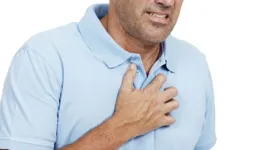 Dor no peito pode ter outras possíveis  causas, além do infarto.