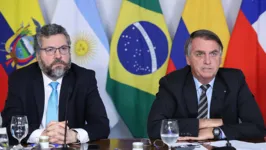 O ex-chanceler Ernesto Araújo publicou na noite desta segunda-feira (29) a carta de demissão, entregue ao presidente Jair Bolsonaro (sem partido)
