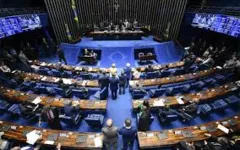 Imagem ilustrativa da notícia Senado aprova PEC que prevê até R$ 44 bi para novo auxílio emergencial
