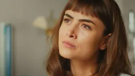 Maria Casadevall como "Malu" na série Coisa Linda