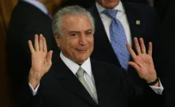 Vai voltar? Direto de Brasília, Leandro Mazzini afirma que Temer pode concorrer à presidência em 2022.