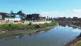 Acidente ocorreu enquanto ele brincava com outros jovens e nadava no local