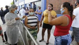 Vacinação no bairro da Pedreira, em Belém, nesta terça (2)