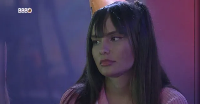 Imagem ilustrativa da notícia Debochada, Thaís imita Juliette e reclama da sister no BBB