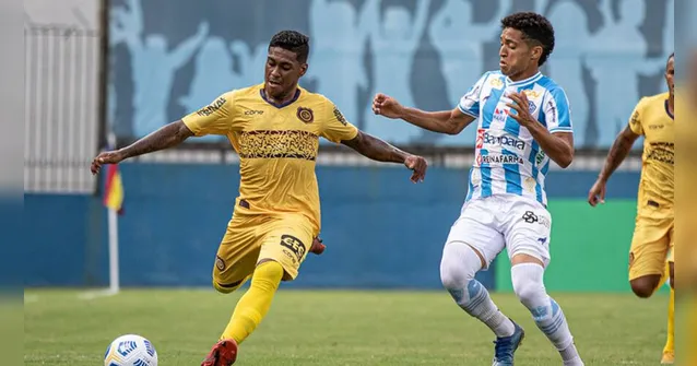 Imagem ilustrativa da notícia Paysandu vence, se classifica para a 2ª fase e fatura bolada em dinheiro. Veja o gol!
