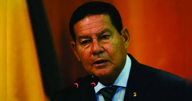 Imagem ilustrativa da notícia Auxílio não deveria ter sido interrompido, diz Mourão