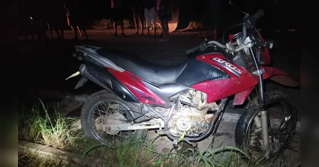Imagem ilustrativa da notícia Motociclista morre ao colidir com retroescavadeira no sudeste do Pará