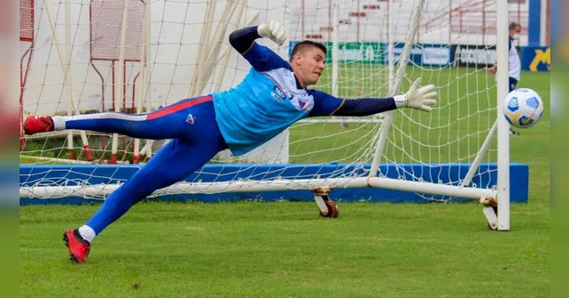 Imagem ilustrativa da notícia Goleiro do Leão perde pai e entra em campo horas depois