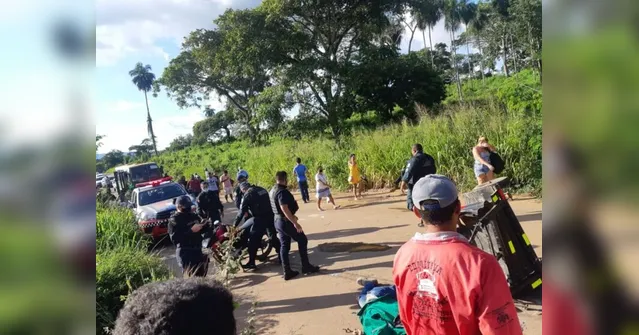Imagem ilustrativa da notícia Motociclista é esmagado ao tentar ultrapassagem 
