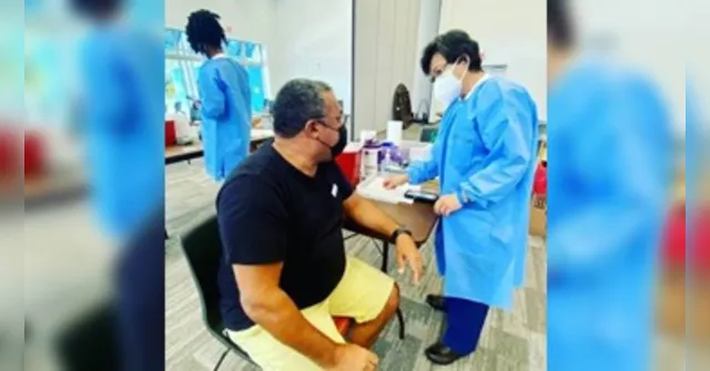 Imagem ilustrativa da notícia Pai de Anitta fala sobre acusação de furar fila de vacinação 