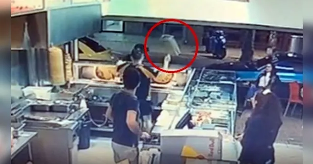 Imagem ilustrativa da notícia Homem reage e acerta "ladrão de pizza" com frigideira