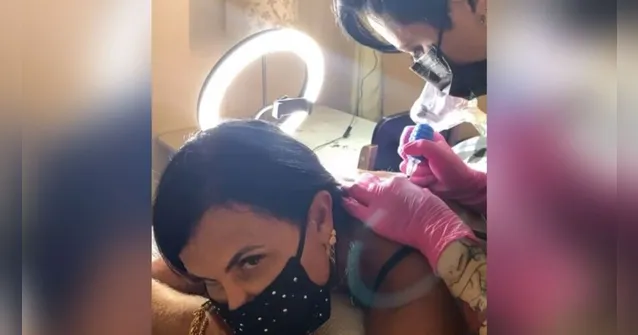Imagem ilustrativa da notícia Gretchen tatua instrumento do marido e bloqueia seguidores