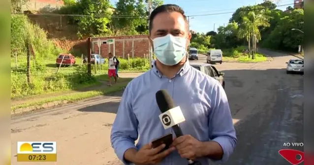 Imagem ilustrativa da notícia Repórter é ameaçado por criminoso durante reportagem ao vivo