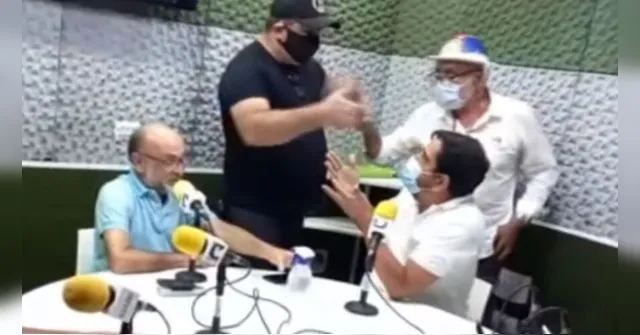 Imagem ilustrativa da notícia Bolsonaristas invadem rádio e ameaçam locutor