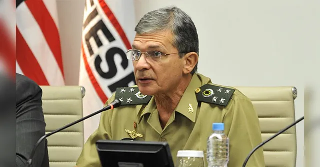 Imagem ilustrativa da notícia Bolsonaro demite presidente da Petrobras e nomeia militar para seu lugar