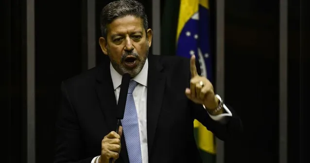 Imagem ilustrativa da notícia Impeachment? Lira fala em 'sinal amarelo' ao governo