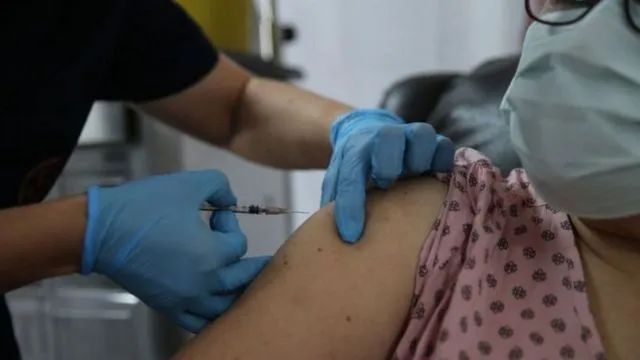 Imagem ilustrativa da notícia Brasil precisa de 2 milhões de vacinados por dia para sentir efeitos da imunização