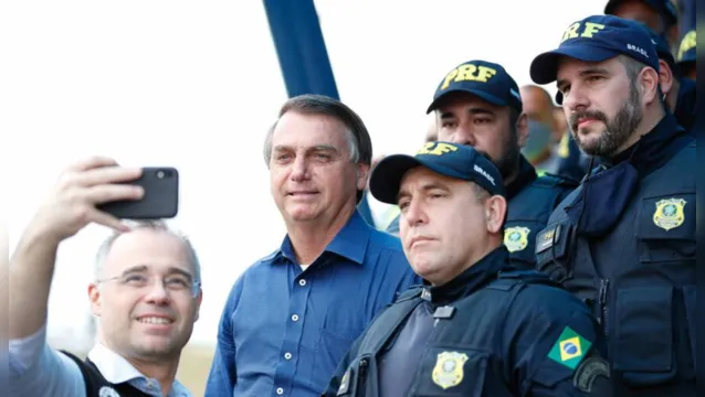 Imagem ilustrativa da notícia Policiais chamam Bolsonaro de traidor e ameaçam paralisar