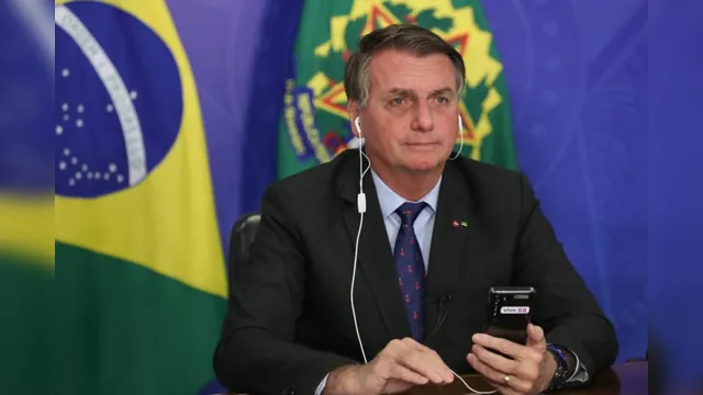 Imagem ilustrativa da notícia Bolsonaro cobra impeachment de ministros do STF; ouça!