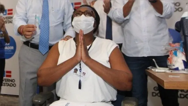Imagem ilustrativa da notícia Primeira vacinada, enfermeira é internada com Covid-19 na Bahia
